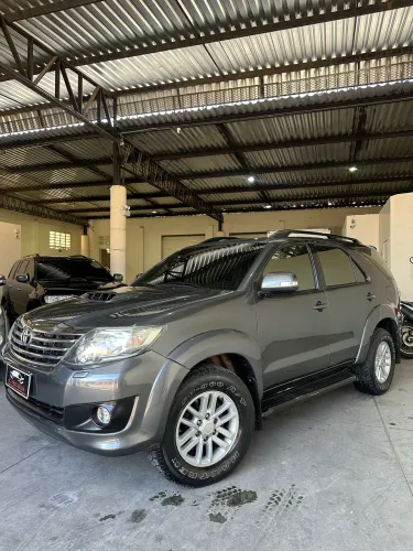 Toyota Hilux SW4 SRV D4-d 4X4 3.0 TDI Dies. AUT 2012