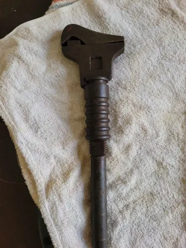 Chave inglesa helicoidal  de bico de papagaio 