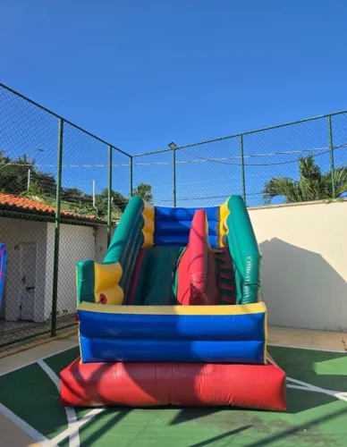 Tobogã Médio Inflável