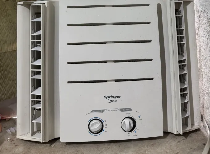 Vendo ar-condicionado Springer Midea 10 mil btus