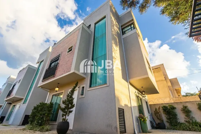 TRIPLEX ELEGANTE COM TERRAÇO NO HAUER