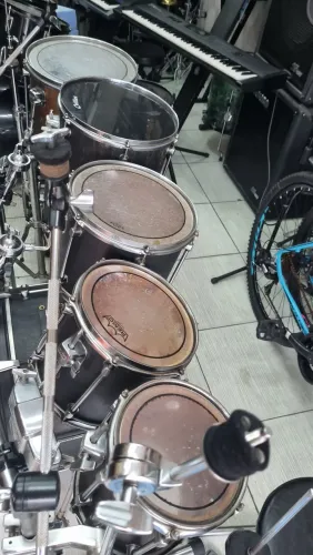 Mapex Venus com 6 tons e trave Adah