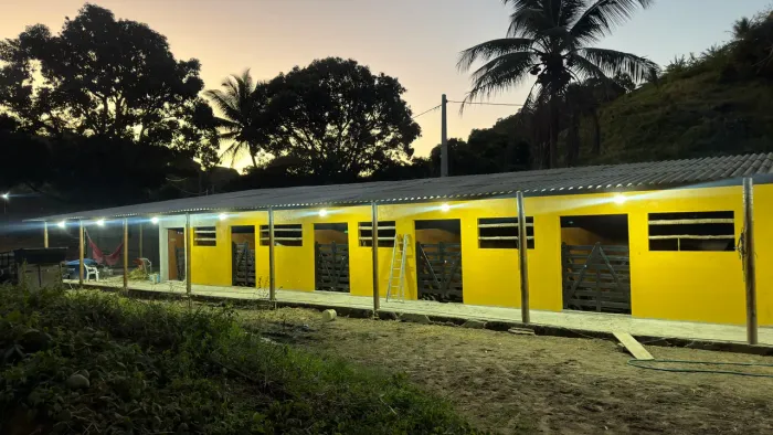 Vende-se sítio com 6 BAIAS ? para cavalos