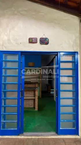 Um bom imóvel pra quem procura espaço, conforto e uma ótima localidade.