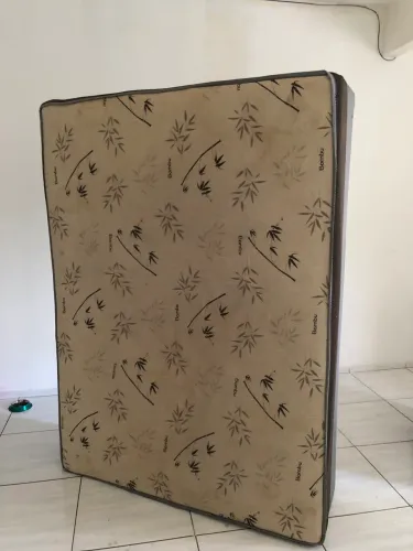 Vende-se cama box casal