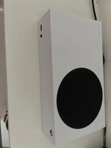 Vendo este Xbox seria s 512 gb bem novinho