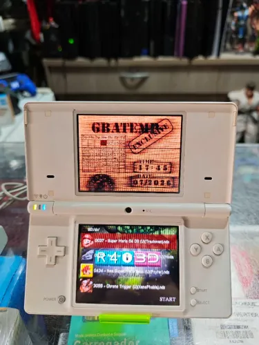 Nintendo dsi branco R4 cheio de jogos ótimo estado ac trocas...