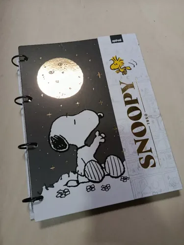 Caderno Universitário/Fichário Snoopy com imã
