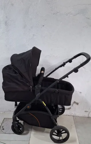 Carrinho de Bebê + Bebê Conforto