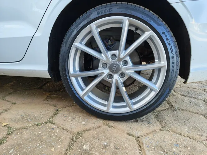 Jogo rodas Audi 5x112 com pneus Pirelli novos 225 40 18