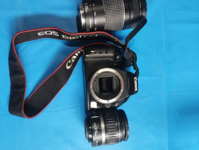 Câmera CANON EOS á venda 