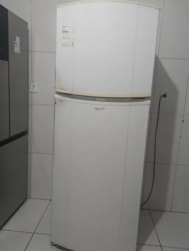 Vendo Geladeira duplex Frost Free Consul 437 litros.