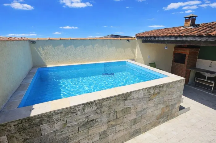 OPORTUNIDADE ! CASA ISOLADA 3 DORMS EDICULA PISCINA LAZER NO CATIAPOÃ EM SV