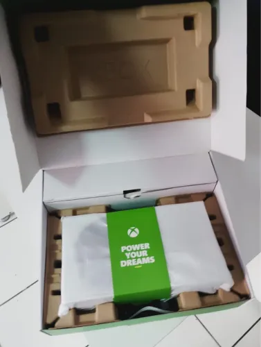 Xbox séries S na caixa 