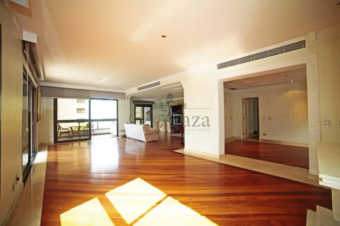 Apartamento - Moema - 4 suítes - 330m².