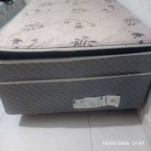 Vendo cama de solteiro