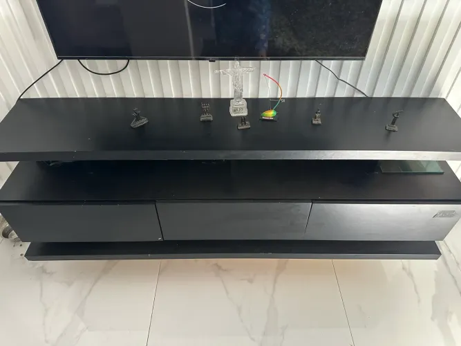 RACK PRETO PARA SALA