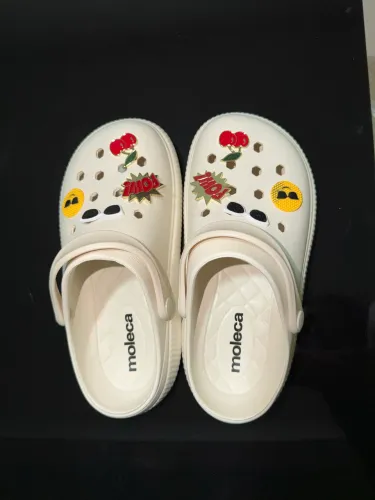 Crocs Moleca.