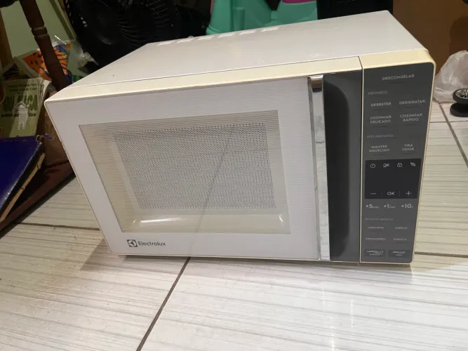 Vendo microondas eletrolux