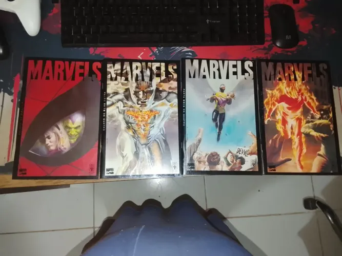 Vendo coleção Original Marvel Alex Ross 4 edições em excelente estado