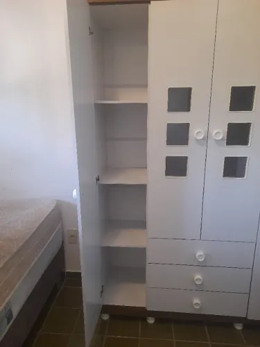 Vendo guarda roupa infantil 