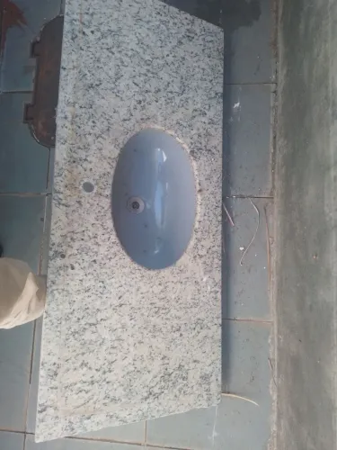 Pia granito bege bahia com cuba