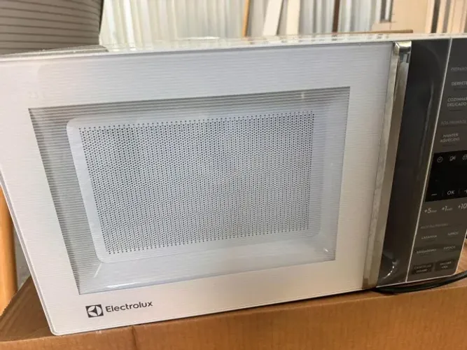 Microondas 23L  220v