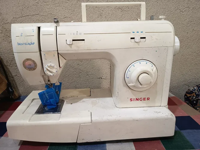 Vendo máquina de costura Singer Inspiração 
