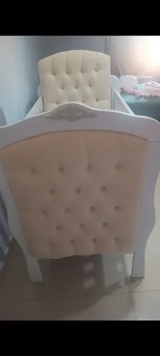 Berço com captone e colchão.