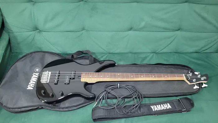 Baixo Yamaha TRBX 174