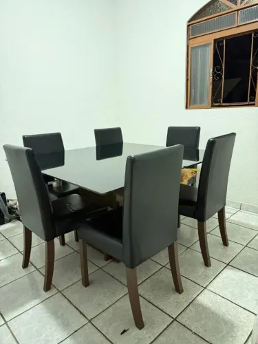 Mesa de jantar quadrada 6 cadeiras