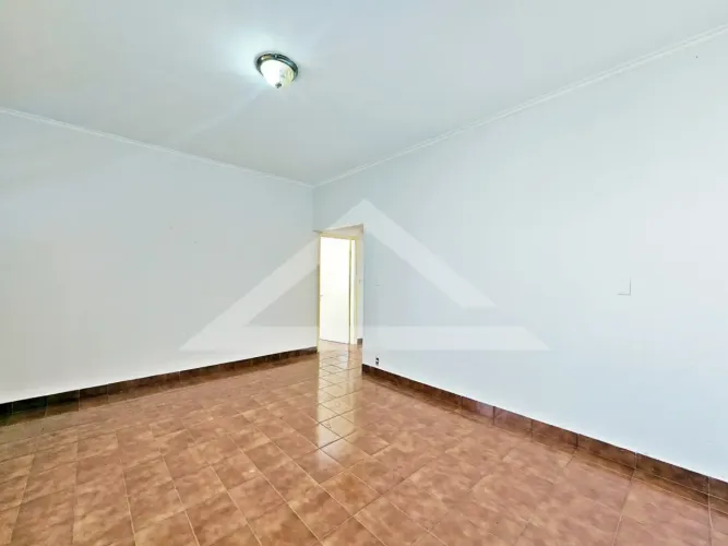 Casa térrea para locação no Bairro Vila Tibério, próximo ao Supermercados Gricki - Ribeirã