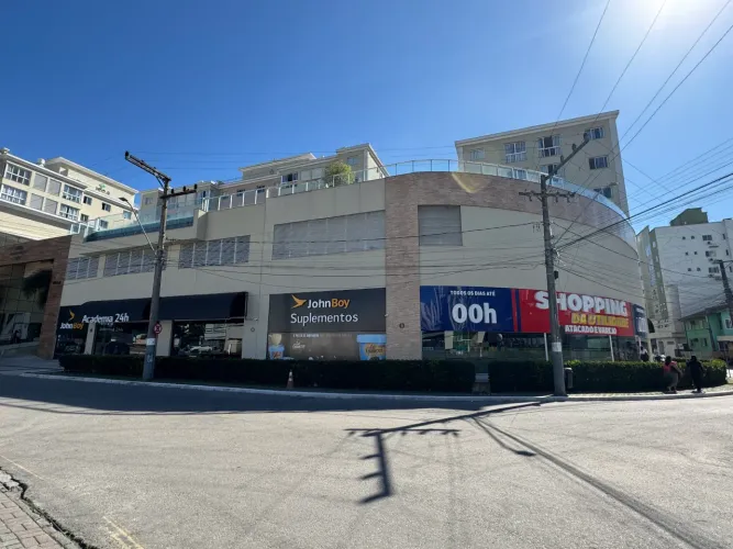 Conjunto de Salas Comerciais - todas locadas no Bairro Nações em Balneário Camboriú/SC REF