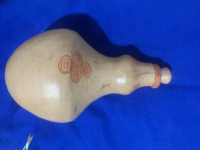 Moringa de cerâmica
