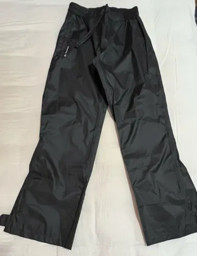 Calça preta Quechua Decathlon TAM P impermeável