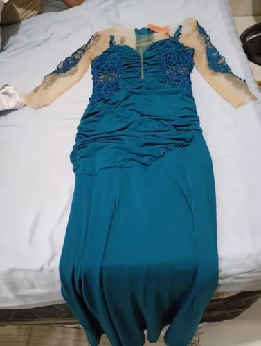 Vende-se este vestido ideal para festas e casamentos!