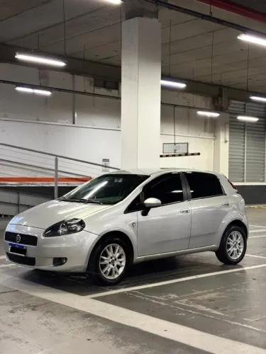 Fiat Punto Attractive 1.4 Fire Flex 8V 5P 2012