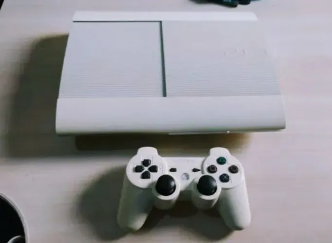 PS3 1Tb Super Slim 3mil jogos lojas gratis