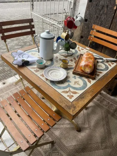 Conjunto Vintage mesa e 4 cadeiras 