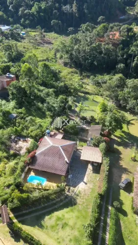Chácara em Guiomar/Vargem Alta com 2.750m², casa 3 quartos, lagoas, acesso calçado e ótima