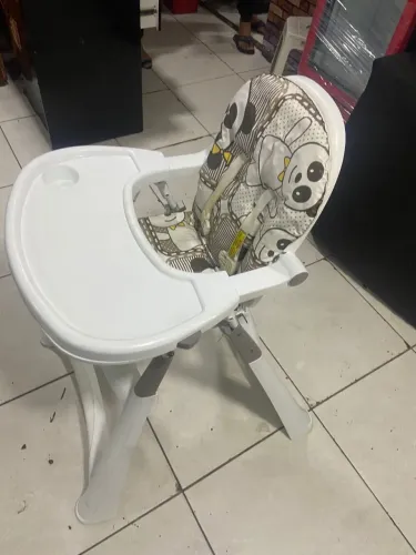 Caderinha de bebê mais um carrinho 