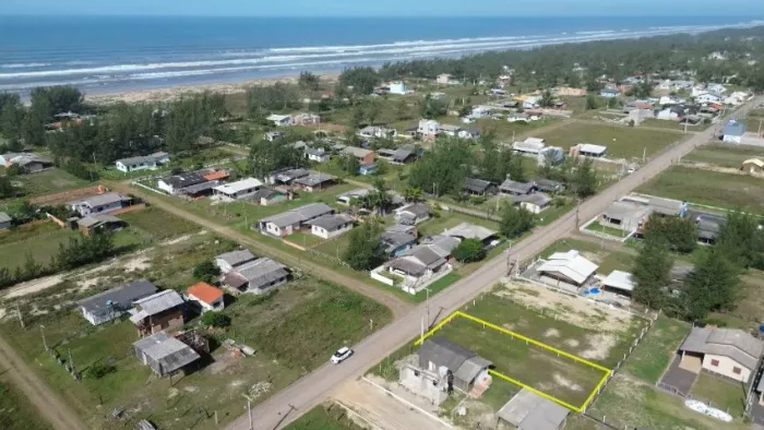 Terreno comercial frente para Avenida Santa Catarina na praia Belmar