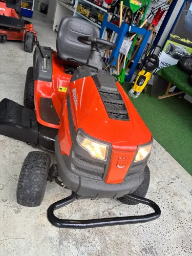 Trator cortador de grama Husqvarna LT1597