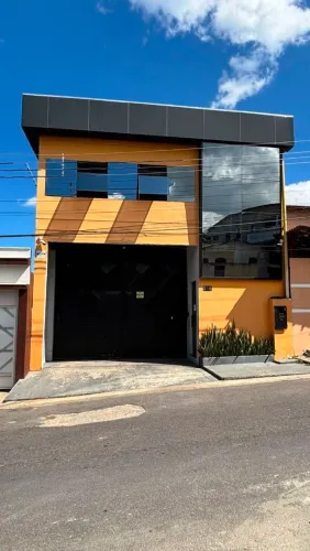 NOVO ALEIXO - VENDE PRÉDIO/GALPÃO 200M2 COM CÂMARAS FRIGORÍFICAS, DEPÓSITO, MODULADOS E AR