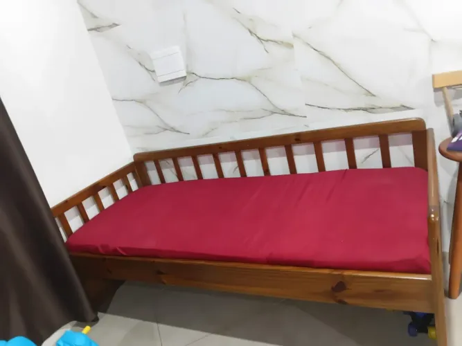 Cama de madeira