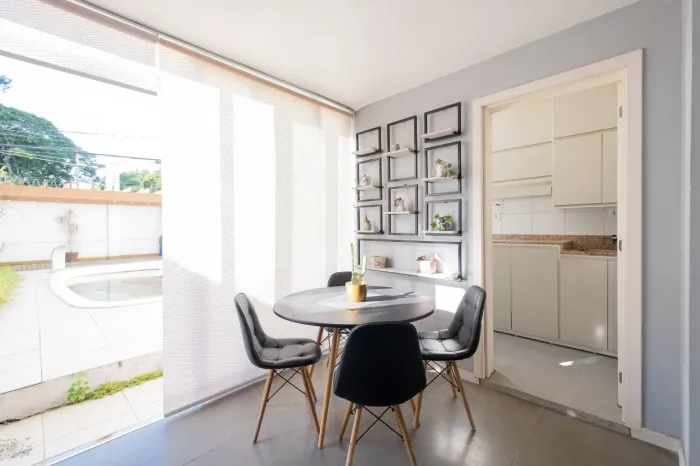 Casa à venda no Bougainville, Laranjal - com 202 m², 3 quartos (sendo 1 suíte com closet),
