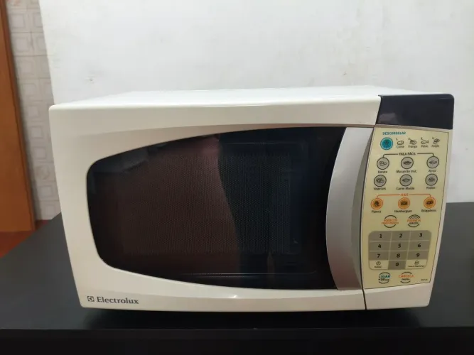 Microondas Electrolux MEF28 
