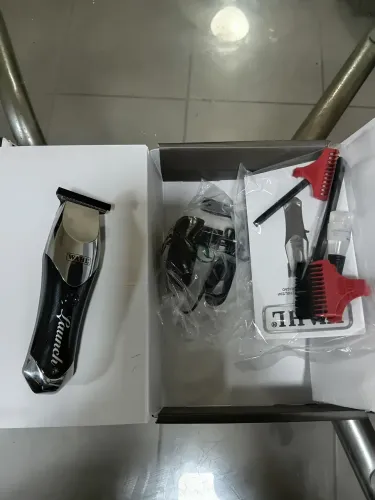 Vendo duas máquinas profissional de barbearia marca Whall
