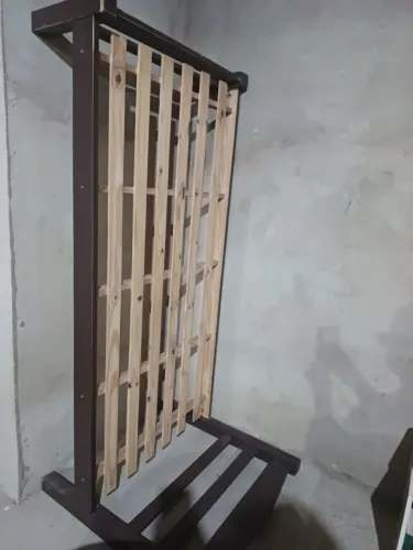 Cama de Solteiro de Madeira - Boa Estrutura