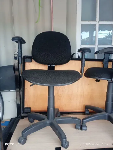 Cadeira de escritório giratória